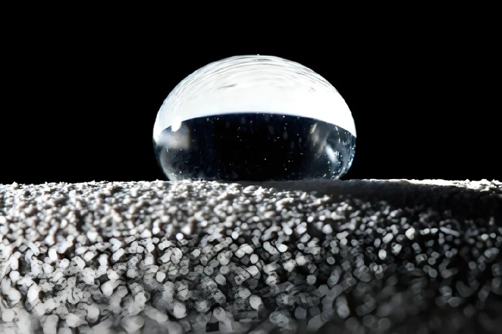 突破競(jìng)爭(zhēng)瓶頸，提升淋浴房行業(yè)競(jìng)爭(zhēng)力：納米涂層技術(shù)的商機(jī)與前景